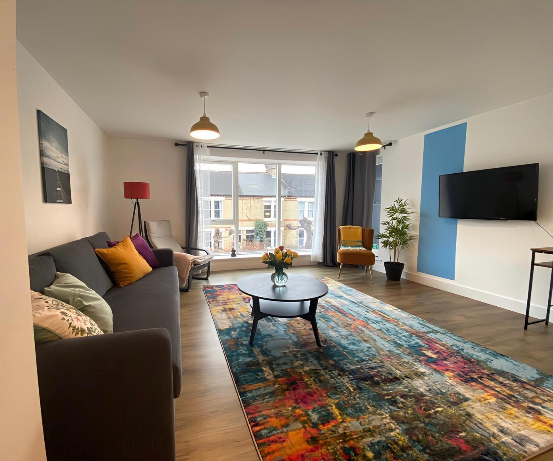 Cambridge Stays Riverside Apart Hotel With 2Br Flats At The City Centre-Parking-Balcony Екстериор снимка