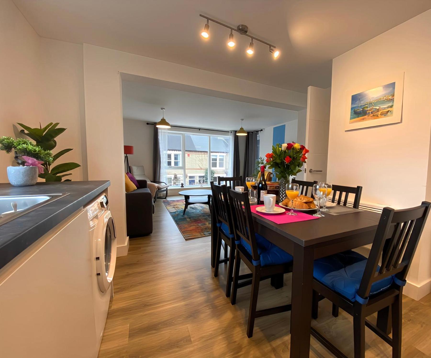 Cambridge Stays Riverside Apart Hotel With 2Br Flats At The City Centre-Parking-Balcony Екстериор снимка