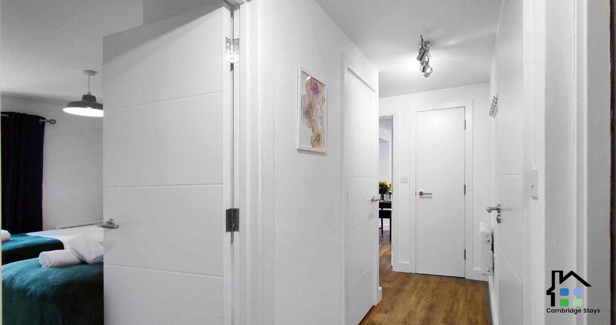 Cambridge Stays Riverside Apart Hotel With 2Br Flats At The City Centre-Parking-Balcony Екстериор снимка